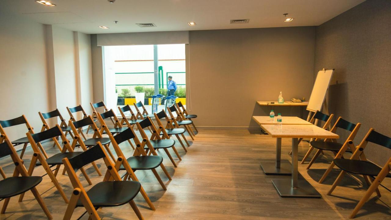 Holiday Inn Express Bengaluru Whitefield Itpl By Ihg Εξωτερικό φωτογραφία